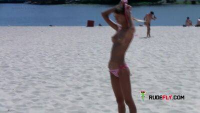 Voyeur catches multiple young nudist babes on a hidden camera - hclips.com