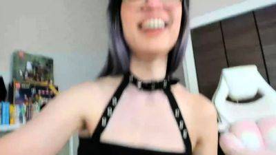 Cute young amateur web cam girl masturbates with her toy - drtuber.com