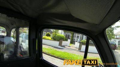 Young blonde amateur takes a hard cash for her blowjob skills on a fake taxi ride - sexu.com - Britain