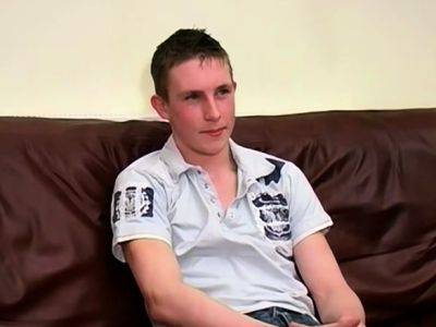 Smooth young UK amateur Simon masturbates after interview - drtuber.com - Britain