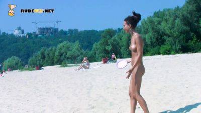 Young nudists is tantalizing and making the girls around her jealous - hclips.com