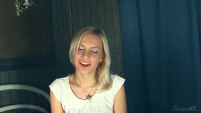 Striking Young Blonde Graces J Spreads Her Mouth And Juicy Sli - upornia.com