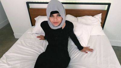 Rion King, the hijab-wearing professor, takes advantage of a young student's naivety in this hot hijab hookup - sexu.com - Usa